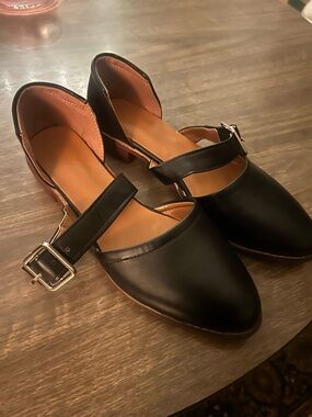 Women's Black Mary Jane Flats with Buckle Strap